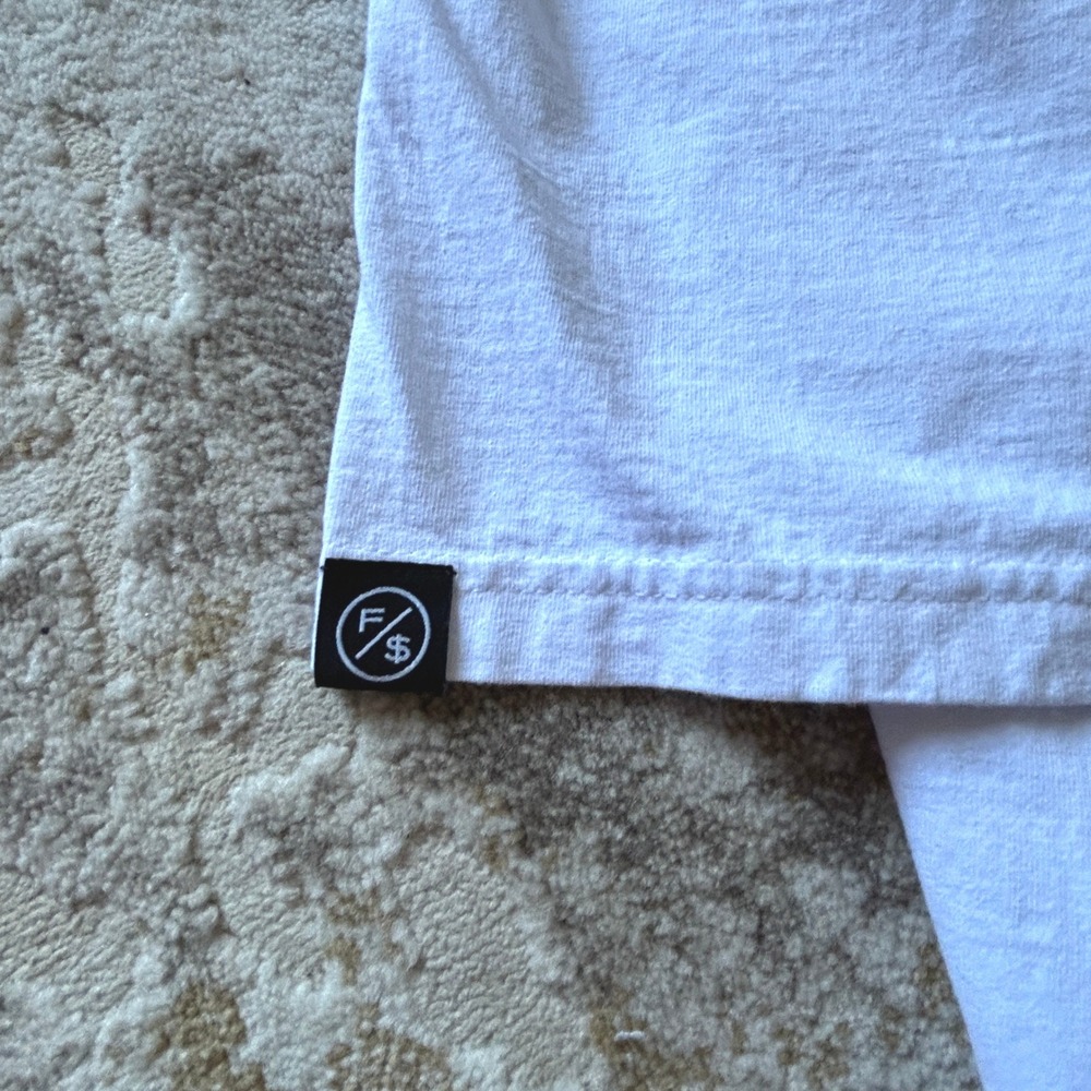 Fly Supply Mens White A True‎ Love Story Graphic Tee - Size XL - Picture 7 of 7